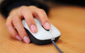 hand with computer mouse